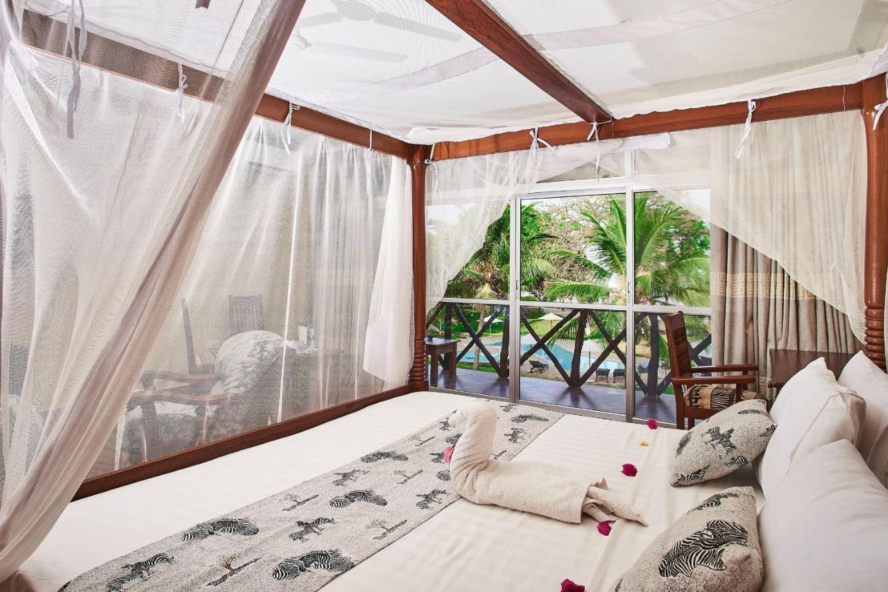 Coral Beach Resort Diani Beach Extérieur photo