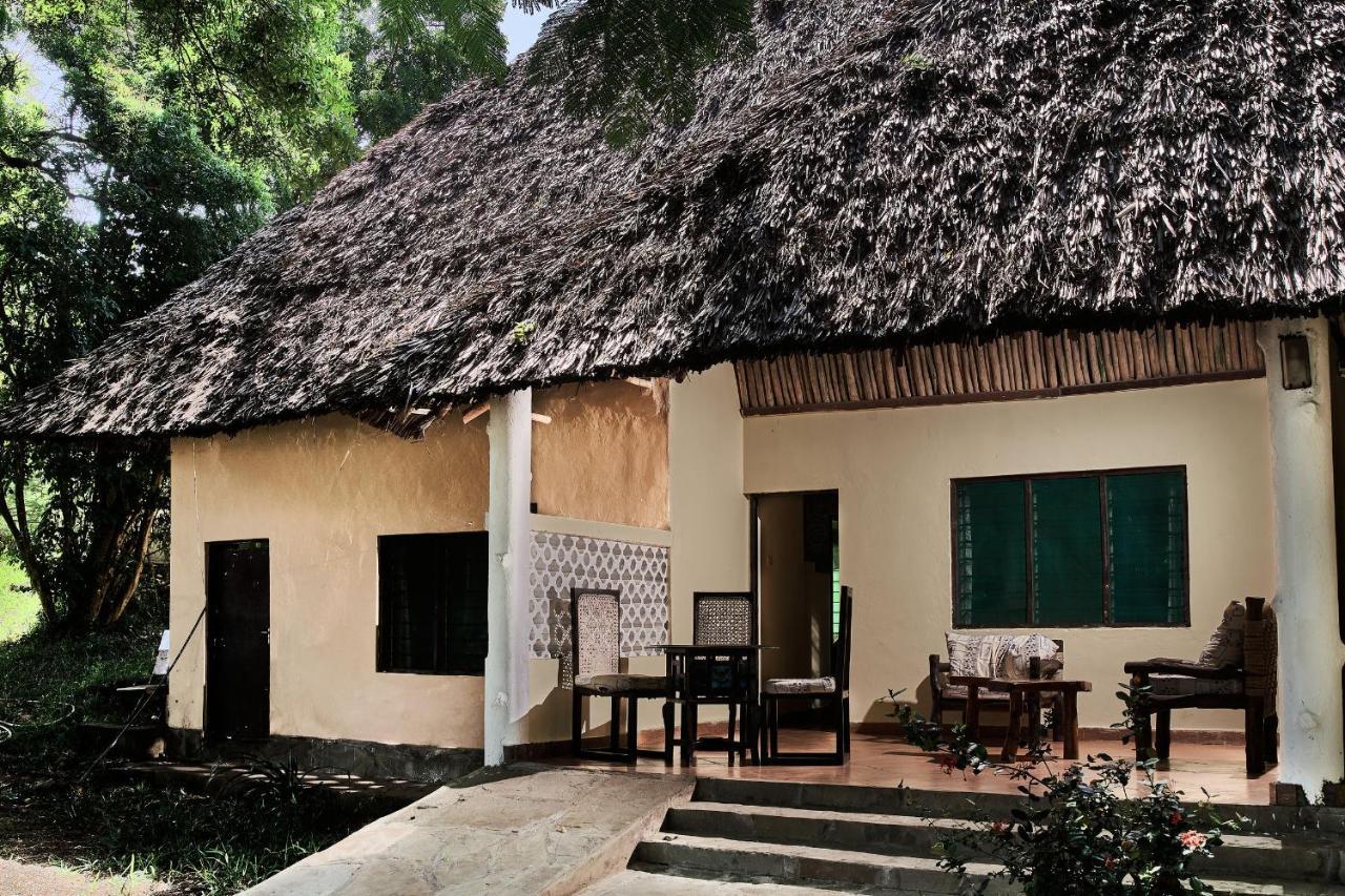 Coral Beach Resort Diani Beach Extérieur photo
