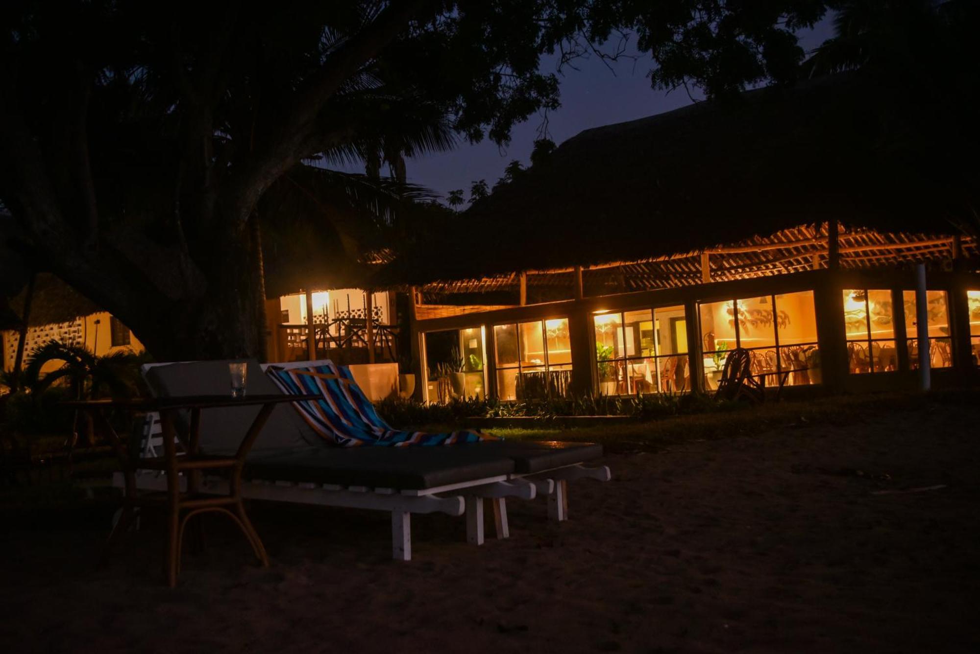Coral Beach Resort Diani Beach Extérieur photo