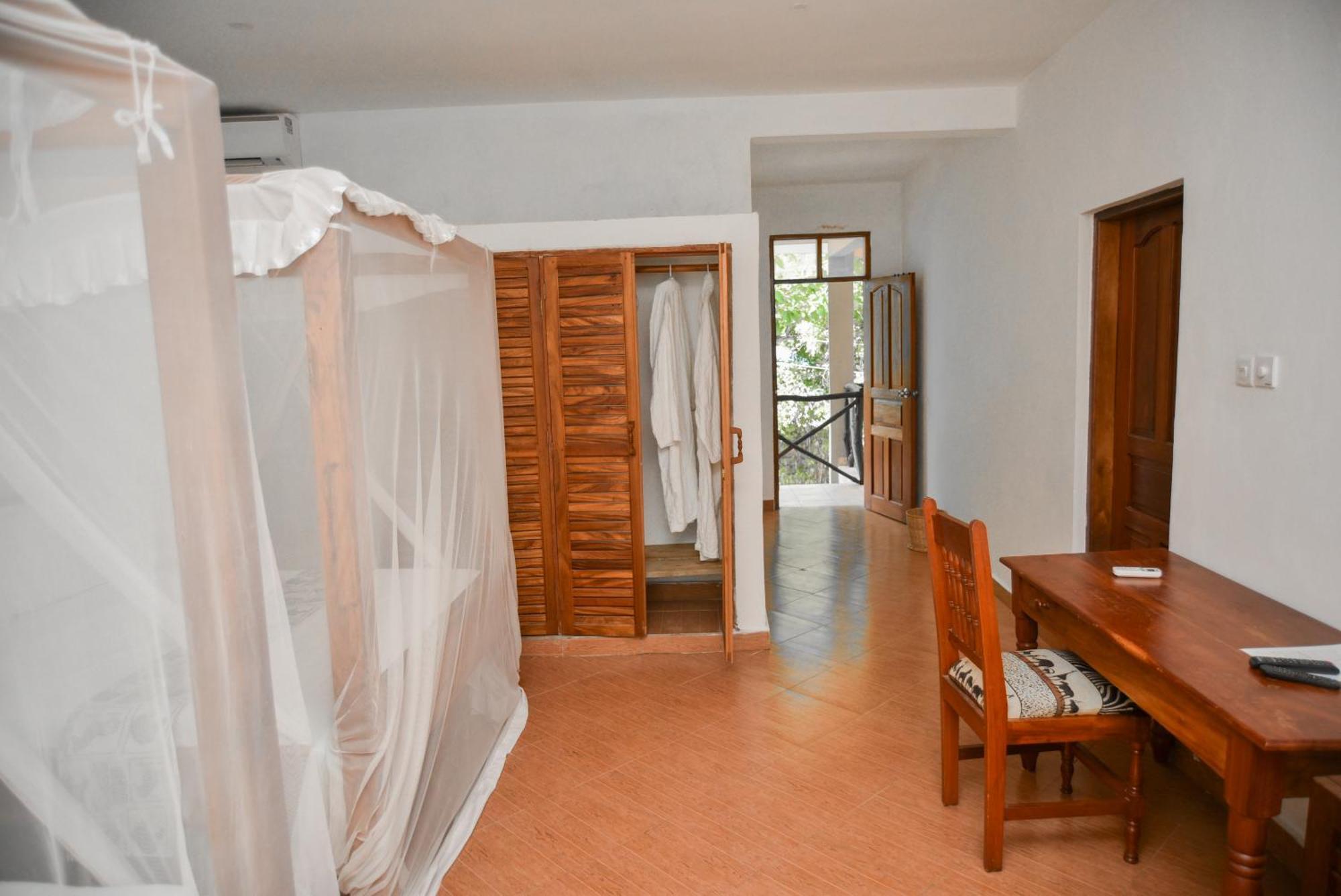 Coral Beach Resort Diani Beach Extérieur photo