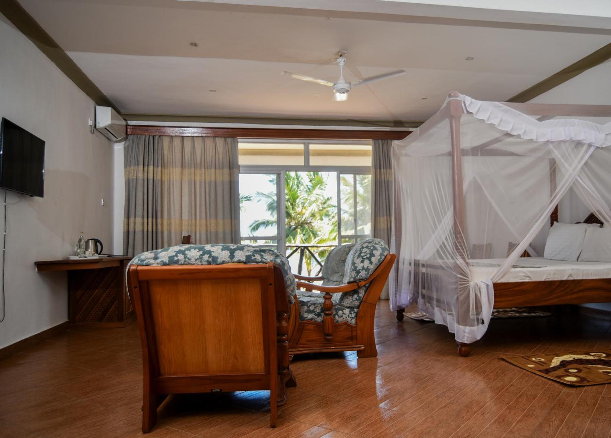 Coral Beach Resort Diani Beach Extérieur photo