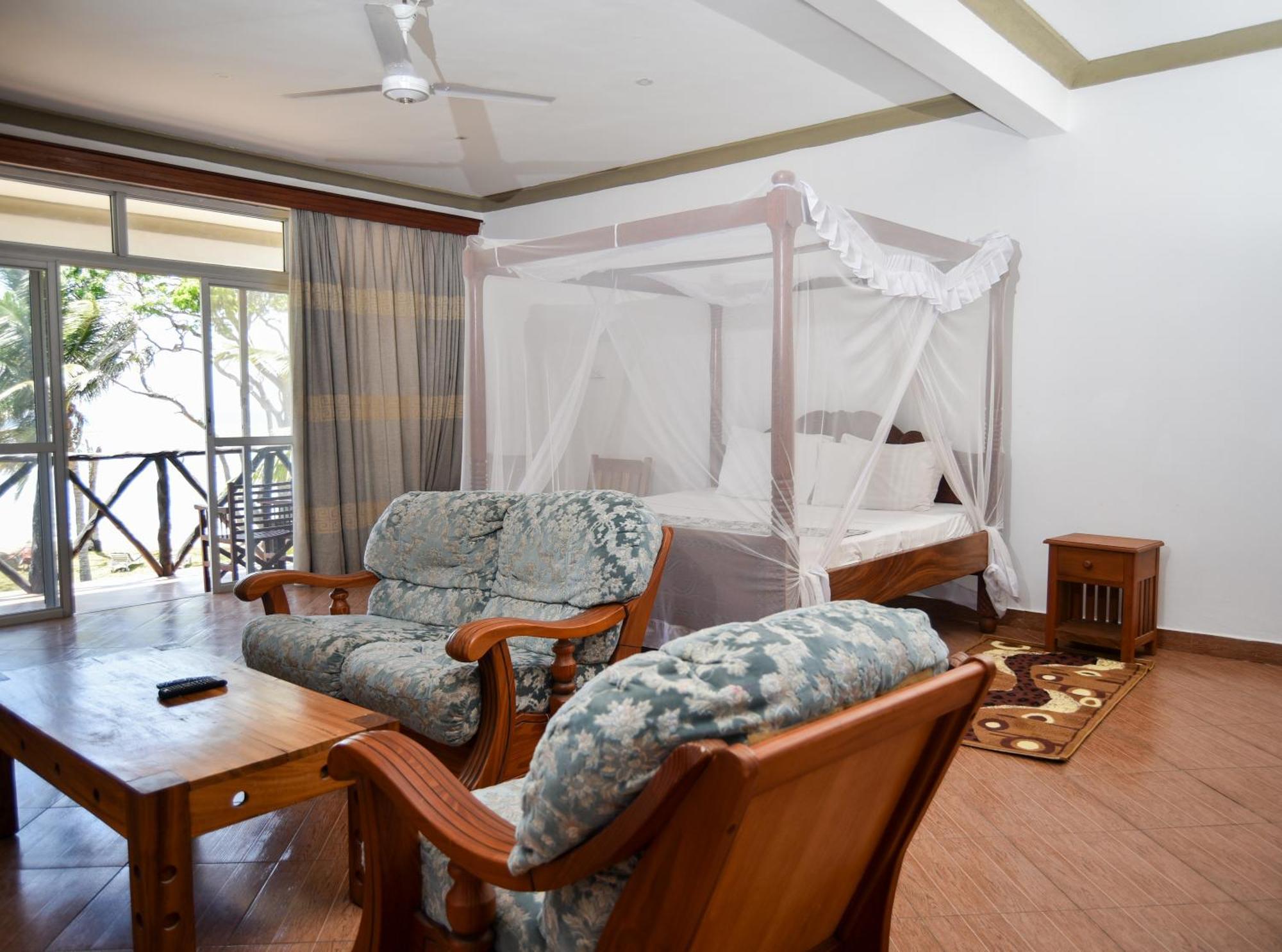 Coral Beach Resort Diani Beach Extérieur photo